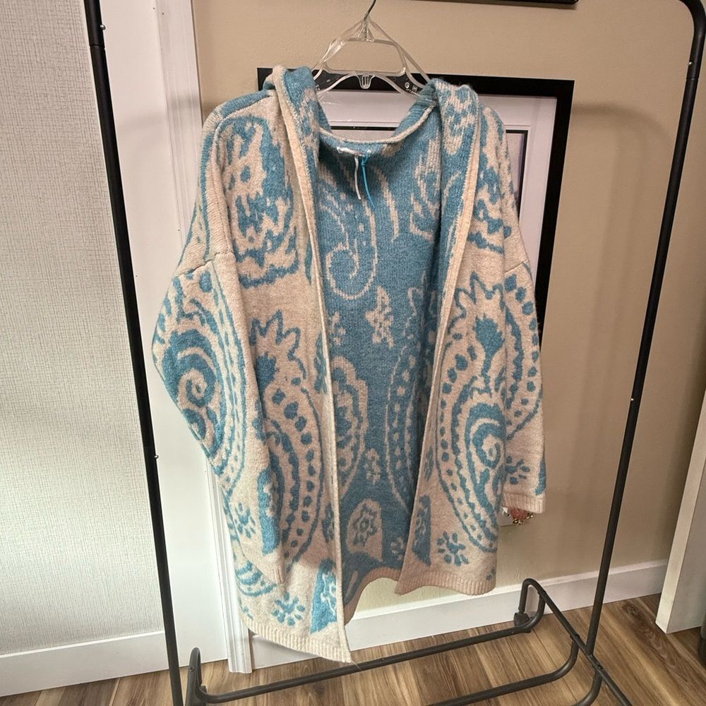 STITCHDROP Blue and Cream Women's Cardigan
